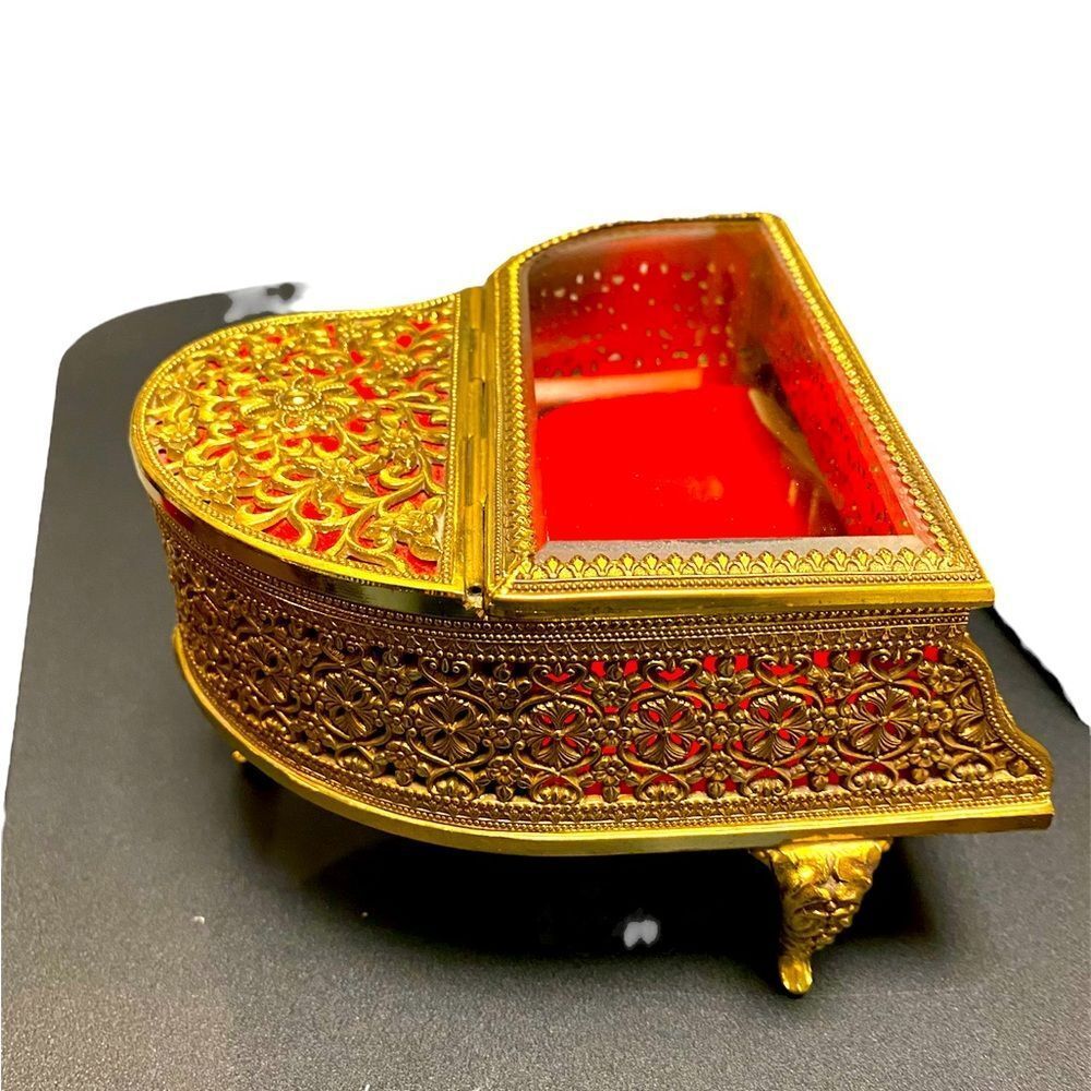 Vintage ormolu piano jewerly casket music box